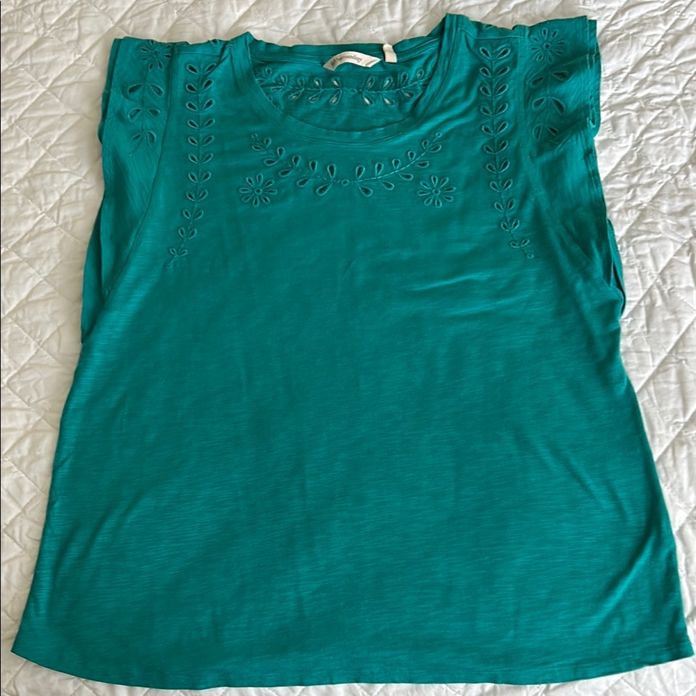 Soft Surroundings Green Sleeveless Embroidered Shirt